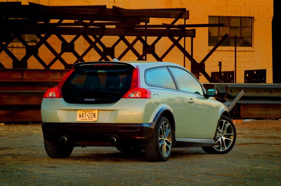  Volvo C30 T5 Version 2.0 2008 года  (фото 2 из 37)